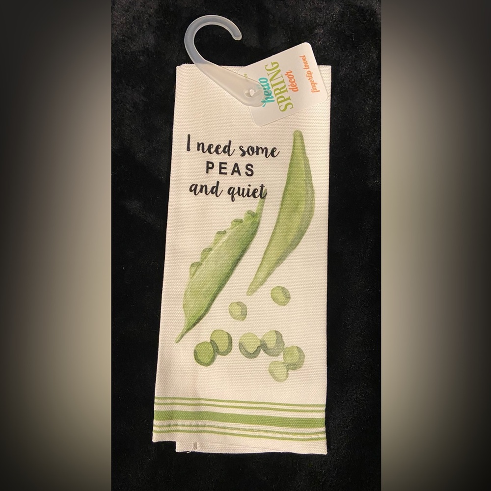 Peas Fingertip Towel